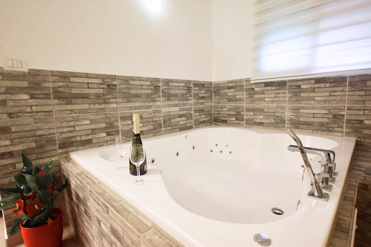 Rothschild 1929 Luxury Apartments Hotel Haifa Luaran gambar